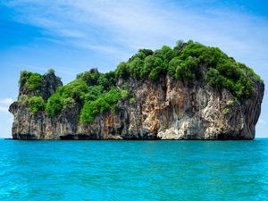 Bida Nok Island, Phi Phi, Krabi, Thailand