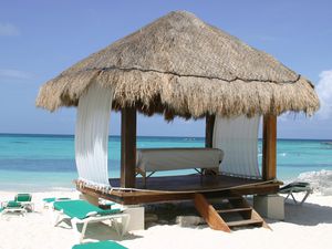 Massage on the beach in Cancun