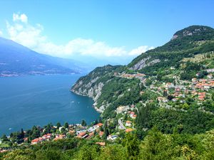 Aerial view of Lake como and surrounding towns