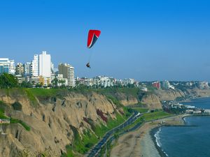 Paragliding in Miraflores, Lima