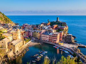 Picturesque fishing village of Vernazza, Cinque Terre, in the province of La Spezia, Liguria, Italy.